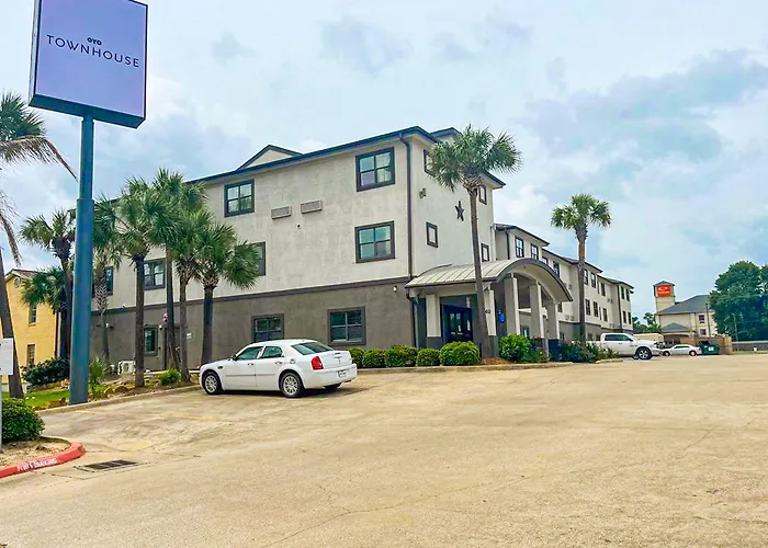Oyo Townhouse Beaumont Medical Center Area I-10 Hotel
