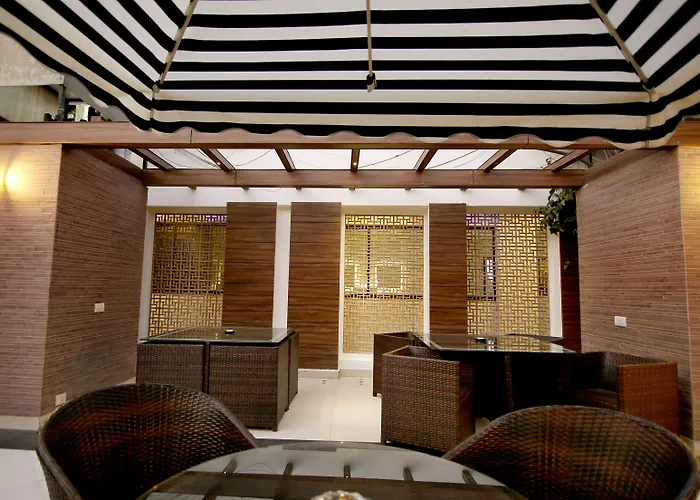 Hotel The Prime Balaji Deluxe, City Centre, With Free Airport Pickup Nuova Delhi