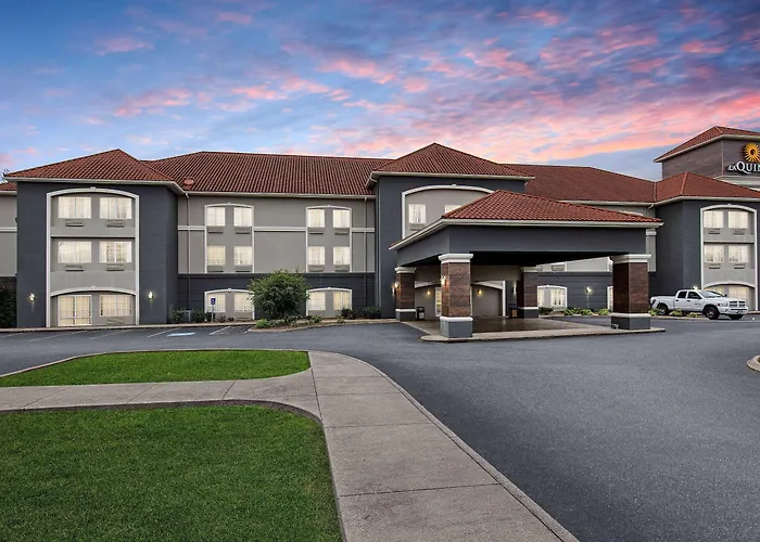 La Quinta By Wyndham Bowling Green