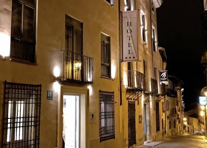 Hotel Leonor De Aquitania