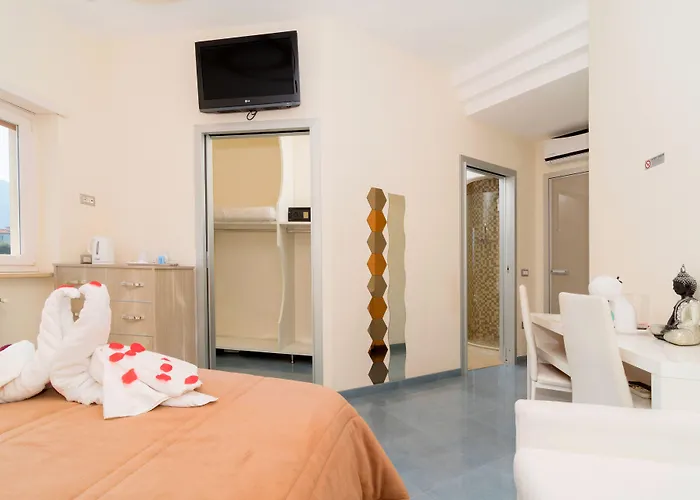 Battipaglia Hotels