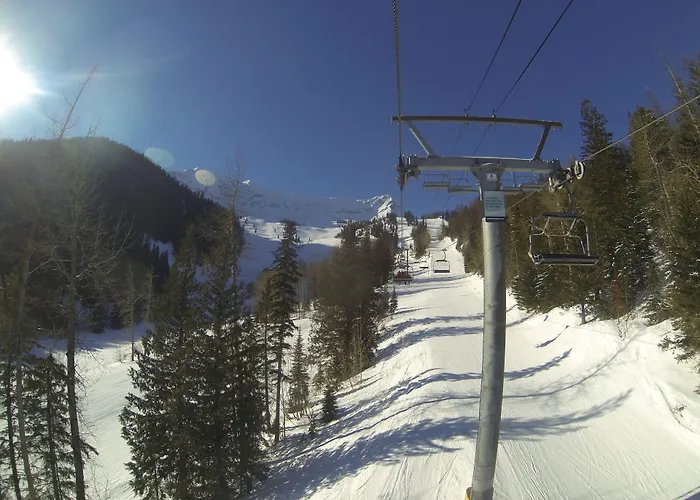 Fernie Slopeside Lodge
