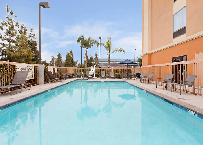 Hampton Inn & Suites Clovis Airport North