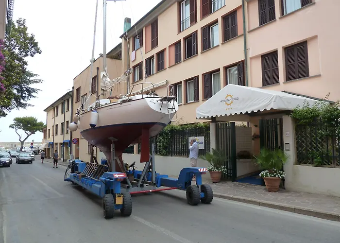 Hotel Yacht Club