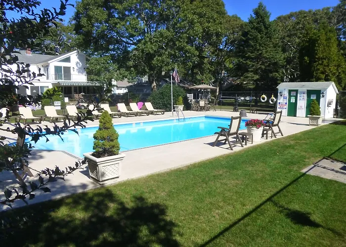 Falmouth Heights Motor Lodge