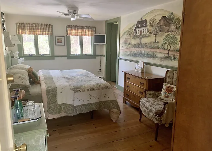 The Buttonwood Inn On Mt. Surprise