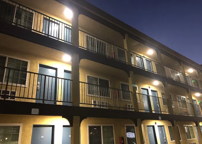 Simply Home Inn & Suites - Riverside