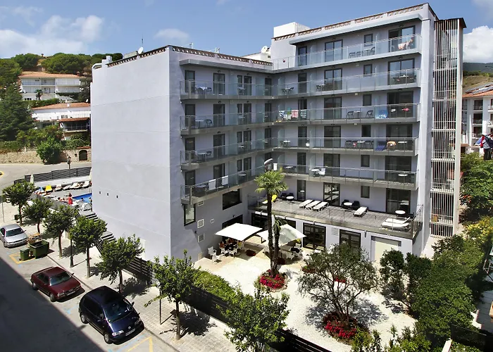 Summer Hotel