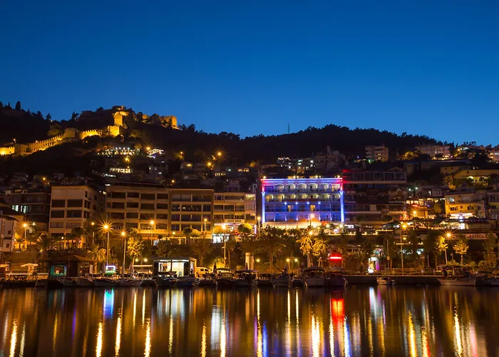 Numa Port Hotel