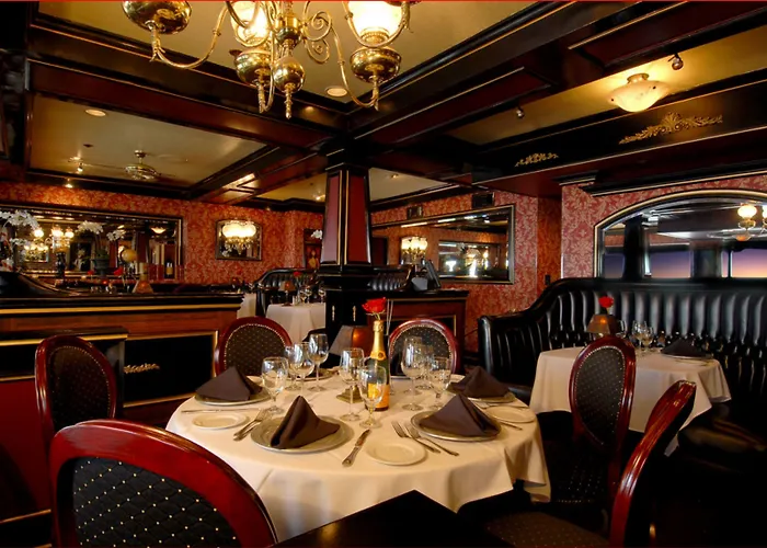Doryman'S Oceanfront Inn