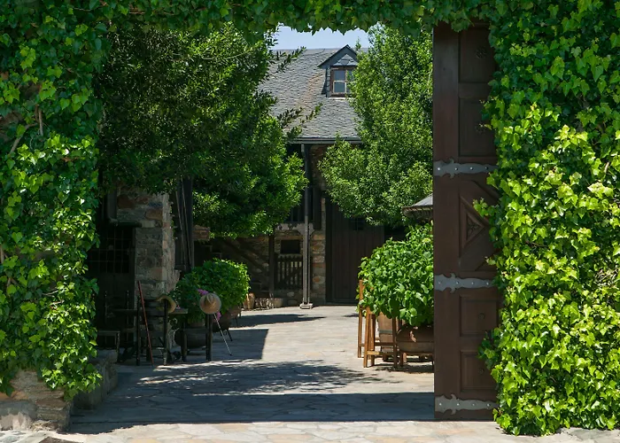 Hotel La Moncloa de San Lazaro Cacabelos 