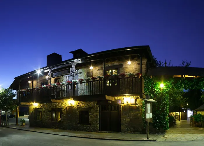 Hotel La Moncloa de San Lazaro Cacabelos 