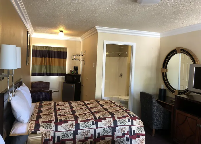 Lamplighter Motel Clearlake