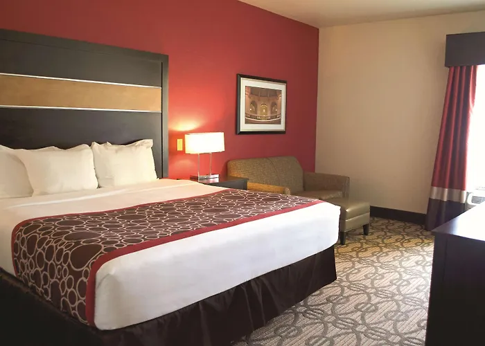 La Quinta By Wyndham Pearsall