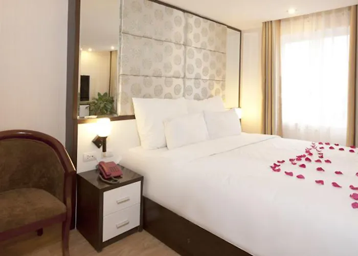 Rising Dragon Villa Hotel