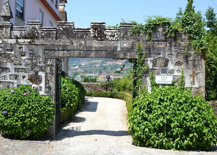 Casa Dos Assentos De Quintiaes Acomodação com café da manhã Barcelos