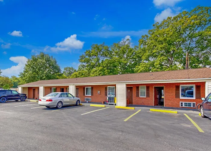 Oyo Palm Leaf Motel