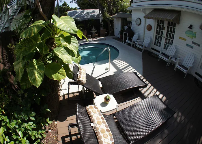 Seascape Tropical Inn (Adults Only)