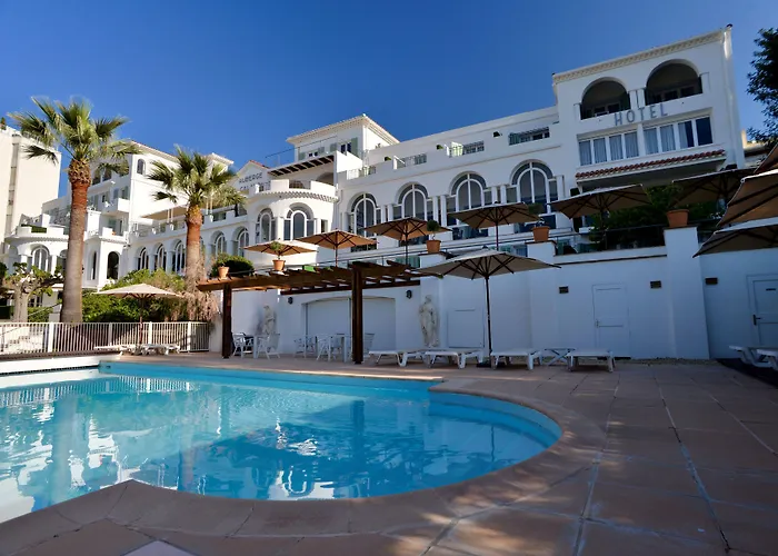 Auberge De La Calanque Le Lavandou