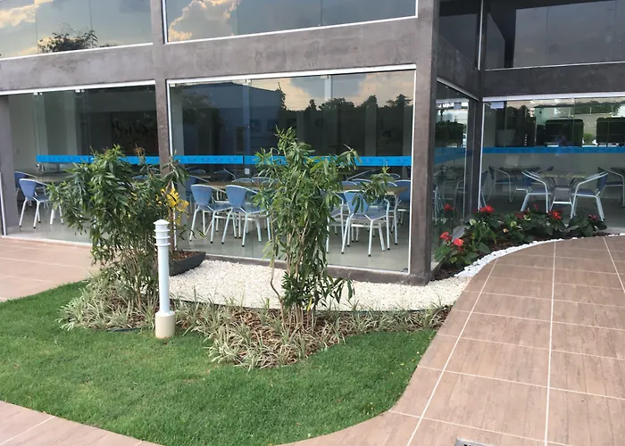 Hotel Aero Park E Estacionamento Londrina