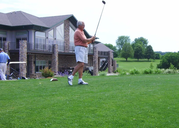 Cobblestone Inn & Suites - Denison | Majestic Hills