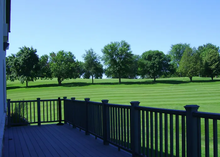 Cobblestone Inn & Suites - Denison | Majestic Hills