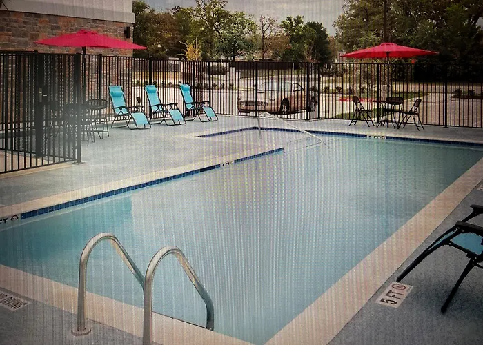 Baymont By Wyndham College Station Hotel