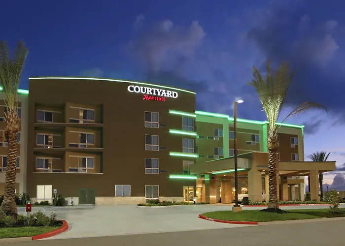 Courtyard By Marriott Victoria