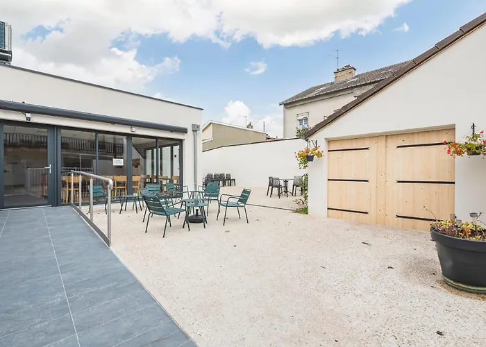 Logis Hotel Au Tambour Reims
