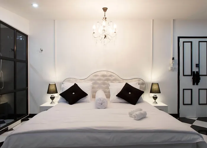 Meroom Phuket