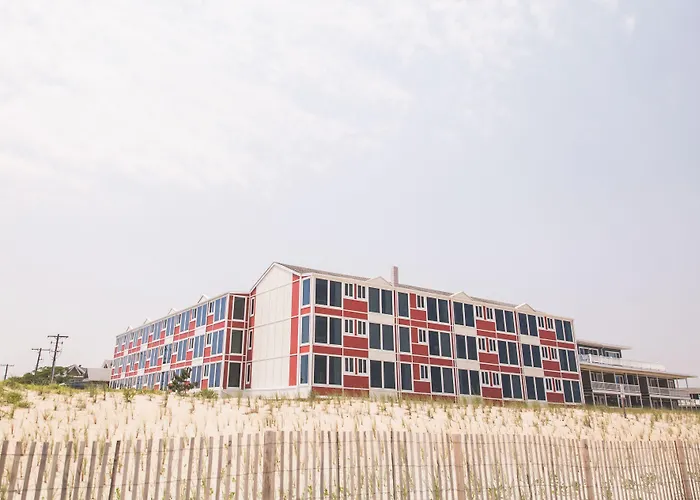Surf Club Oceanfront Hotel