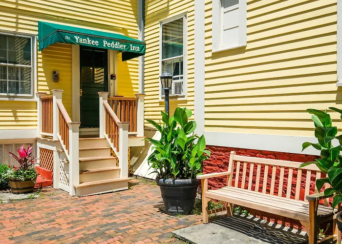 Yankee Peddler Inn Newport