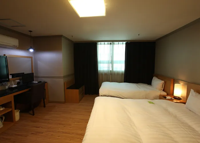 Changwon At Business Hotel