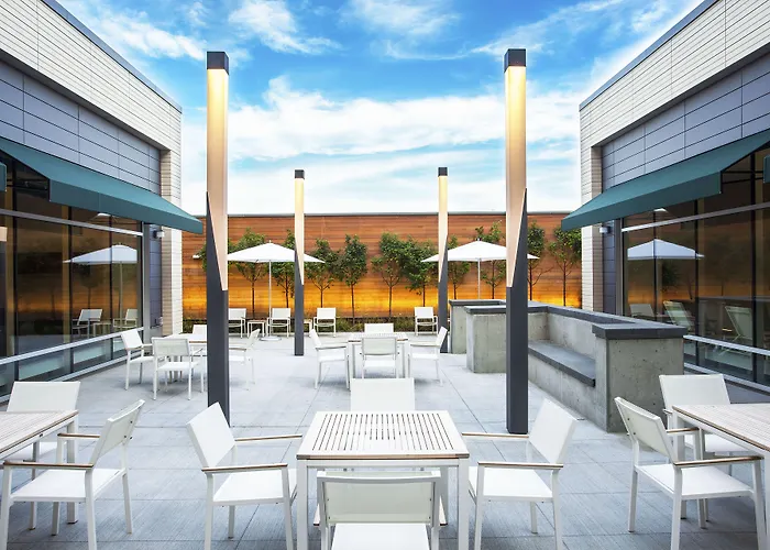 Element By Marriott Boston Seaport District Hotel