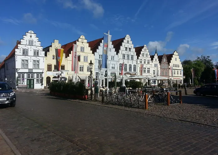 Hotels in Friedrichstadt