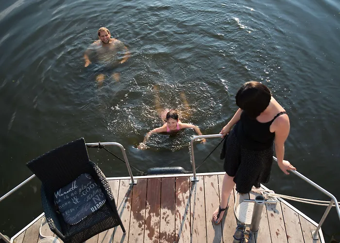 Havel Cruiser - Hausboot-Flöße mit Stil Brandenburg an der Havel
