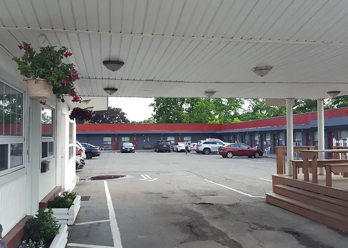 Niagara Inn&Suites