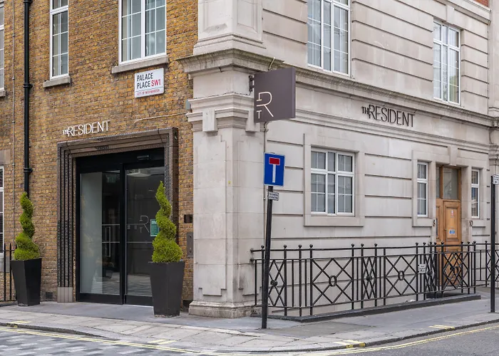 Hotel The Resident Victoria London