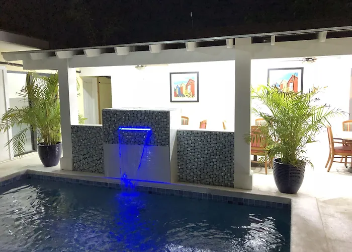 Colony Club Inn & Suites Nassau