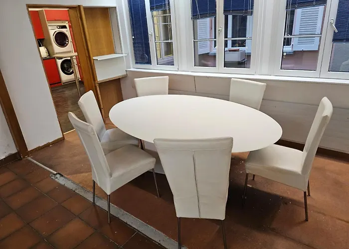 Jupiter - Private Room With Shared Kitchen Shower And Toilet - Chur Old Town