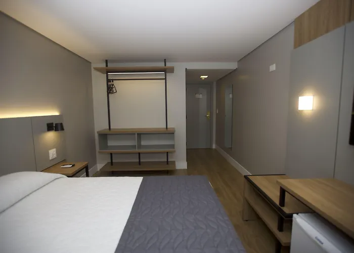 Mogano Business Hotel- Eletroposto Chapecó