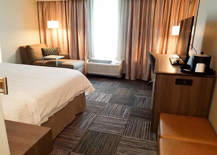 Hampton Inn & Suites-Hudson Wisconsin