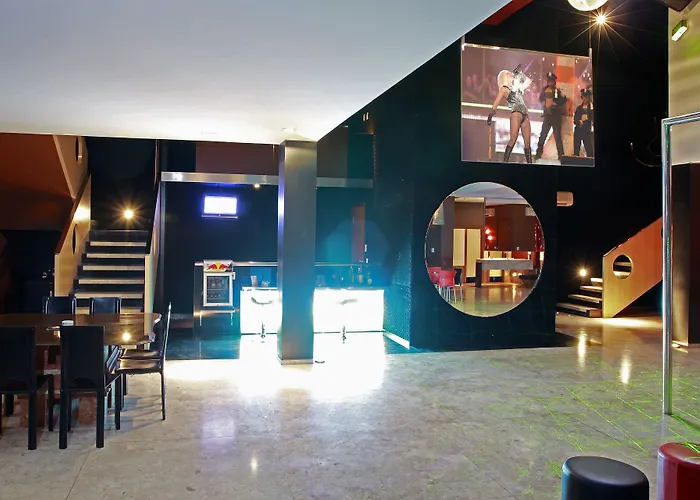 Assahi Motel (Adults Only)