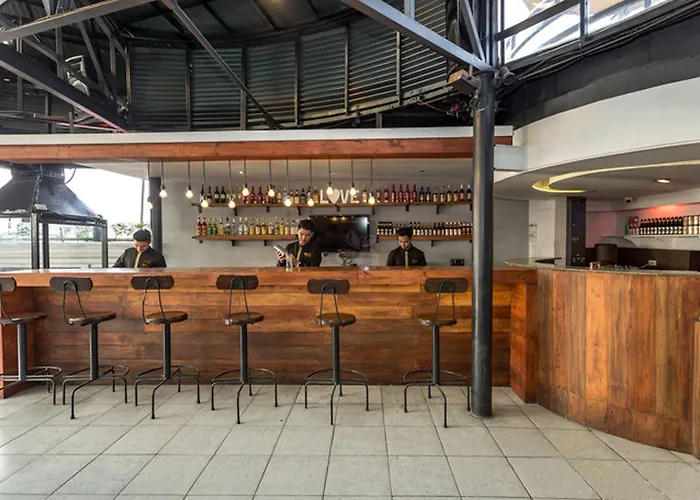 Urban Travellers Hotel Pasay