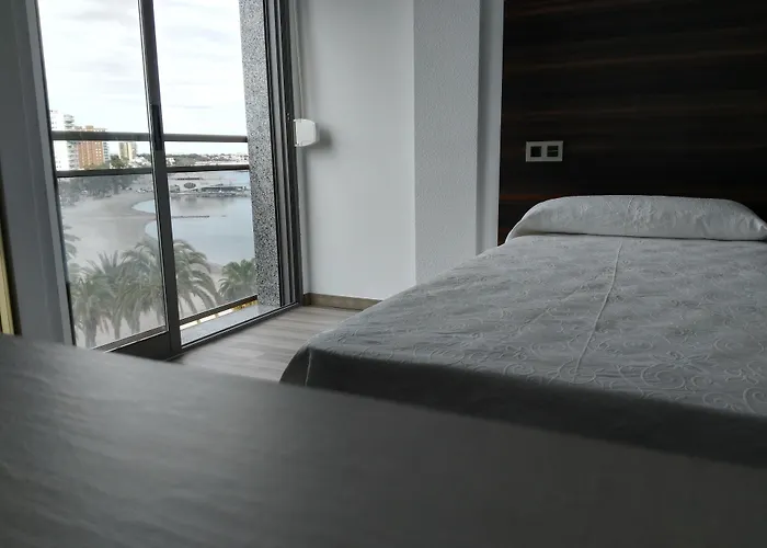 Hoteles en Santiago De La Ribera