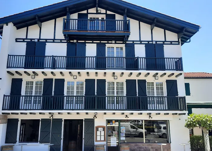 Hotel Mendionde Saint-Pée-sur-Nivelle