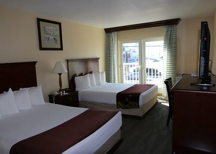 Gold Leaf Hotel Of Dewey