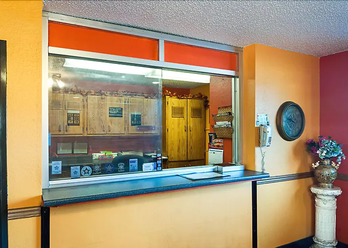 Super 8 By Wyndham Benton Harbor St Joseph Hotel
