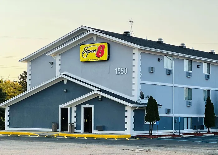 Super 8 By Wyndham Benton Harbor St Joseph Hotel