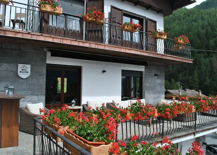 Hotell Millefiori- Alpine Event Lodge Valtournenche